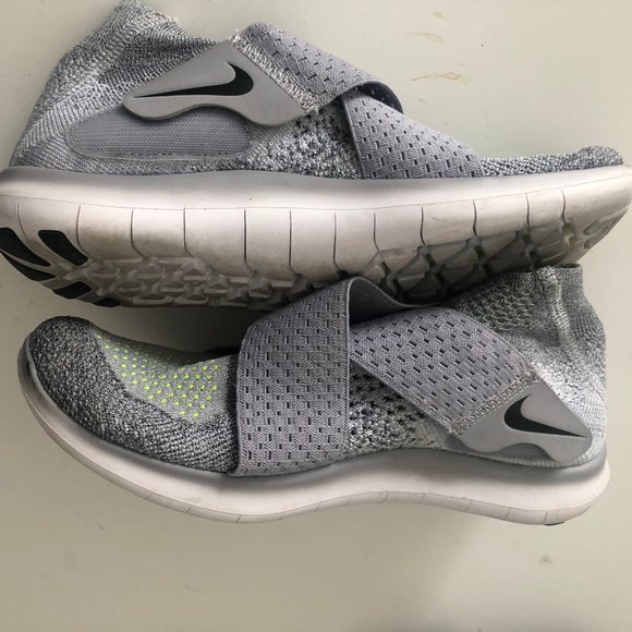 Shoes - Nike free RN motion flyknit